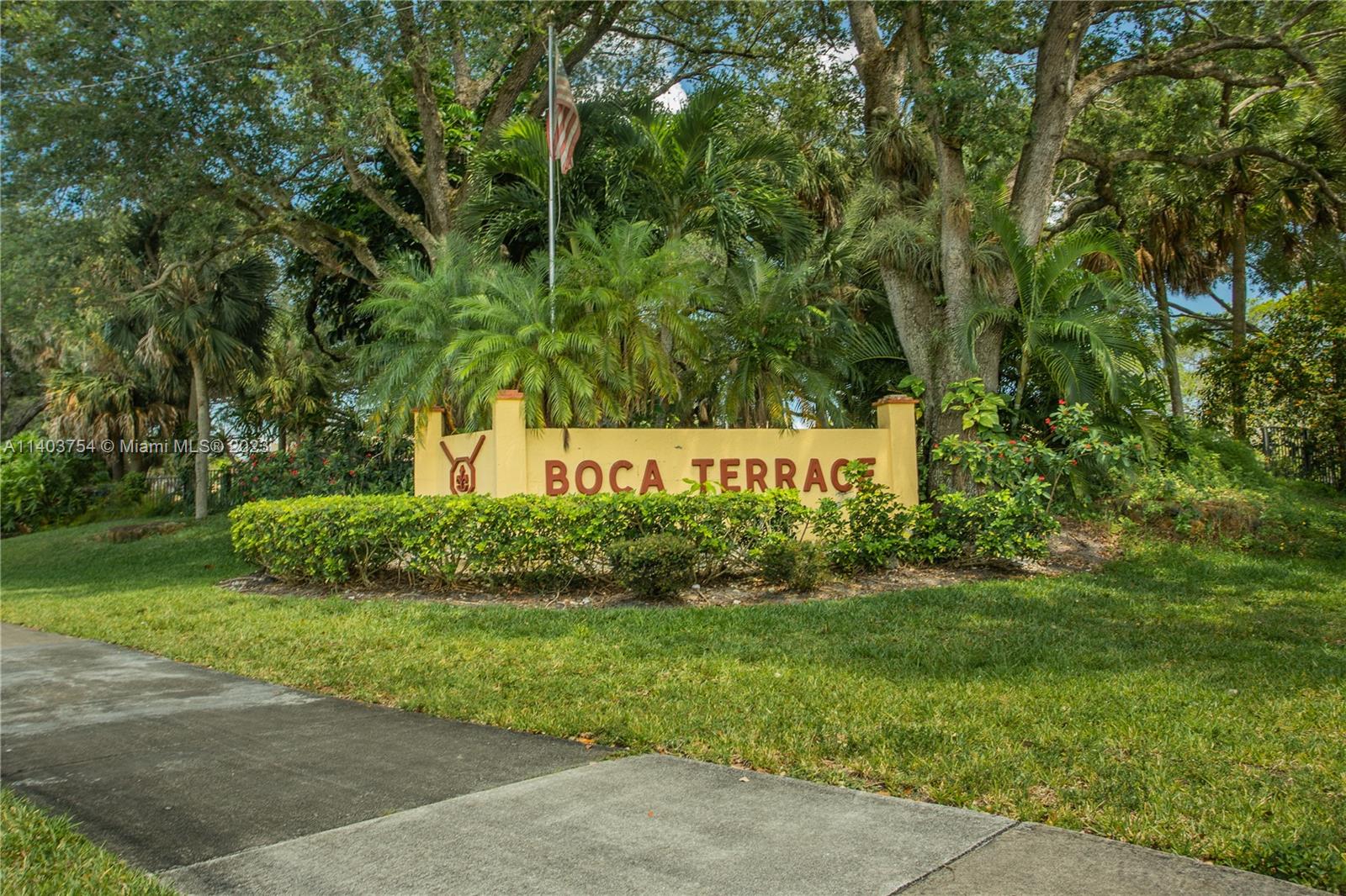 894 Southwest 9th St Circle, Unit 8 Boca Raton, FL 33486 - Photo 21 of 24 a view of a park