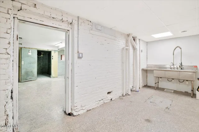 $1,800 | 148 Columbia Street, Cohoes, NY 12047