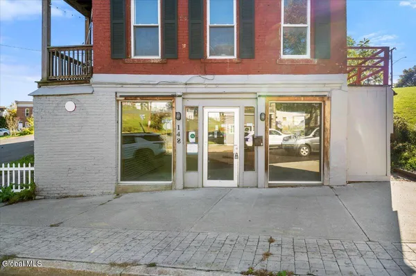 $1,800 | 148 Columbia Street, Cohoes, NY 12047