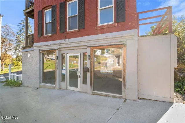 $1,800 | 148 Columbia Street, Cohoes, NY 12047