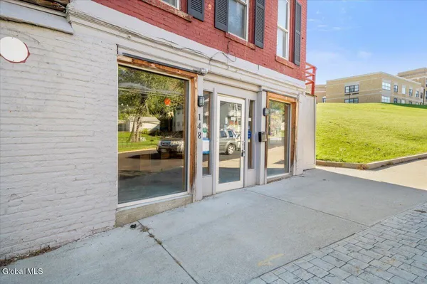 $1,800 | 148 Columbia Street, Cohoes, NY 12047