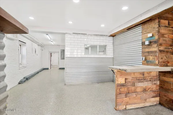 $1,800 | 148 Columbia Street, Cohoes, NY 12047