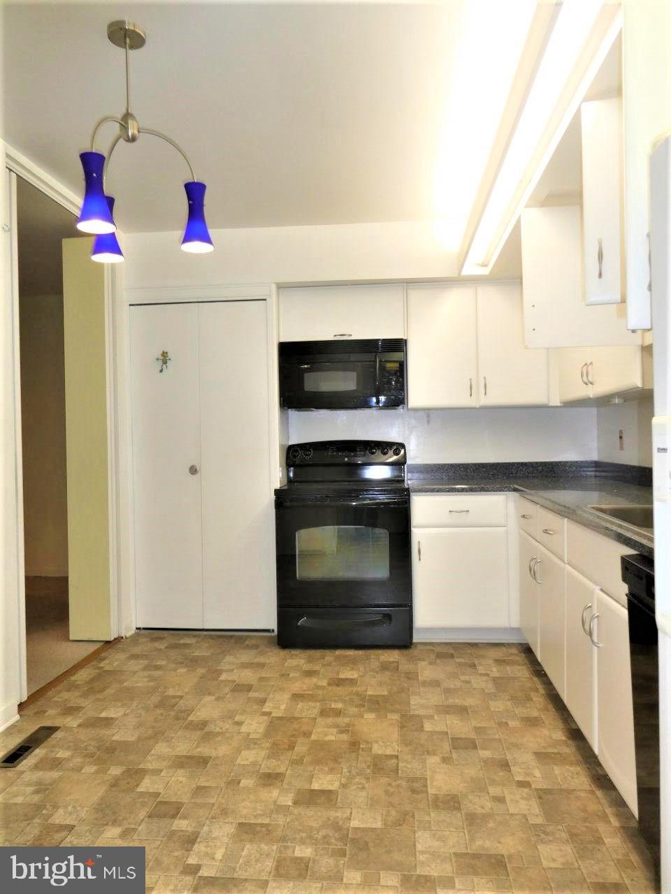 2 Stonehenge Circle, Unit 1 Pikesville, MD 21208 - Photo 9 of 24