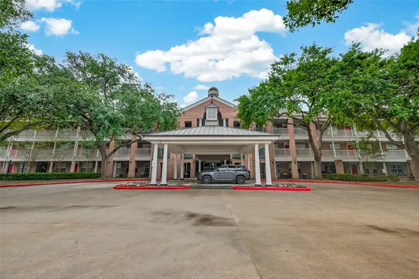 $879 | 7575 Willow Chase Boulevard, Unit 2325, Houston, TX 77070