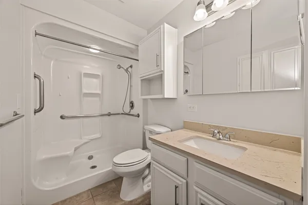 $879 | 7575 Willow Chase Boulevard, Unit 2325, Houston, TX 77070