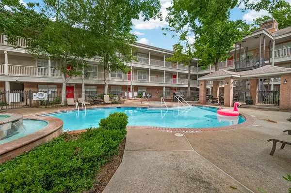 $879 | 7575 Willow Chase Boulevard, Unit 2325, Houston, TX 77070