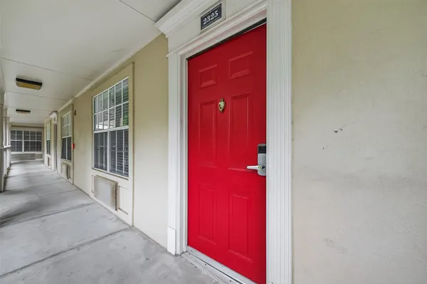 $879 | 7575 Willow Chase Boulevard, Unit 2325, Houston, TX 77070