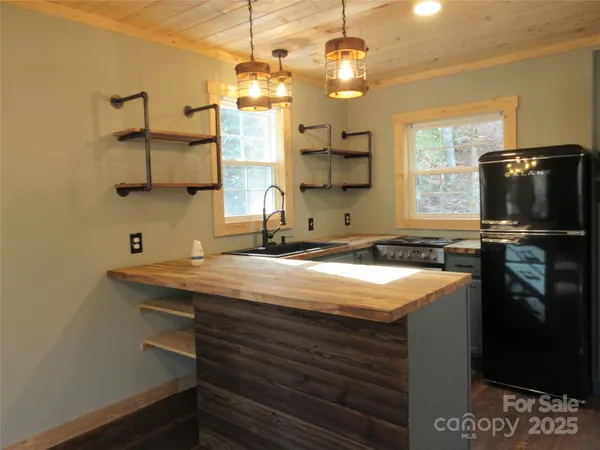 $219,900 | 30 Rainbow Lake Circle, Black Mountain, NC 28711