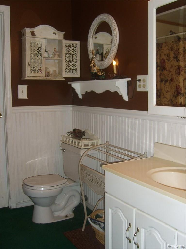 2748 Reed Road Lapeer, MI 48446 - Photo 13 of 14 Bathroom