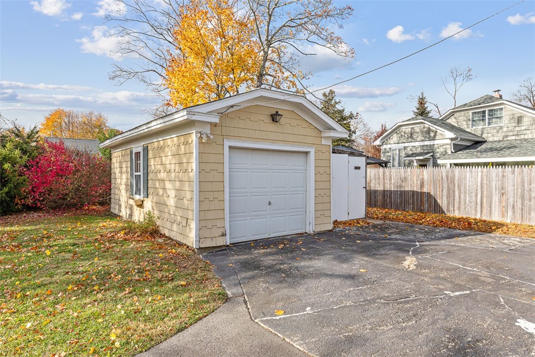 210 Promenade Street Barrington, RI 02806 - Photo 7 of 49