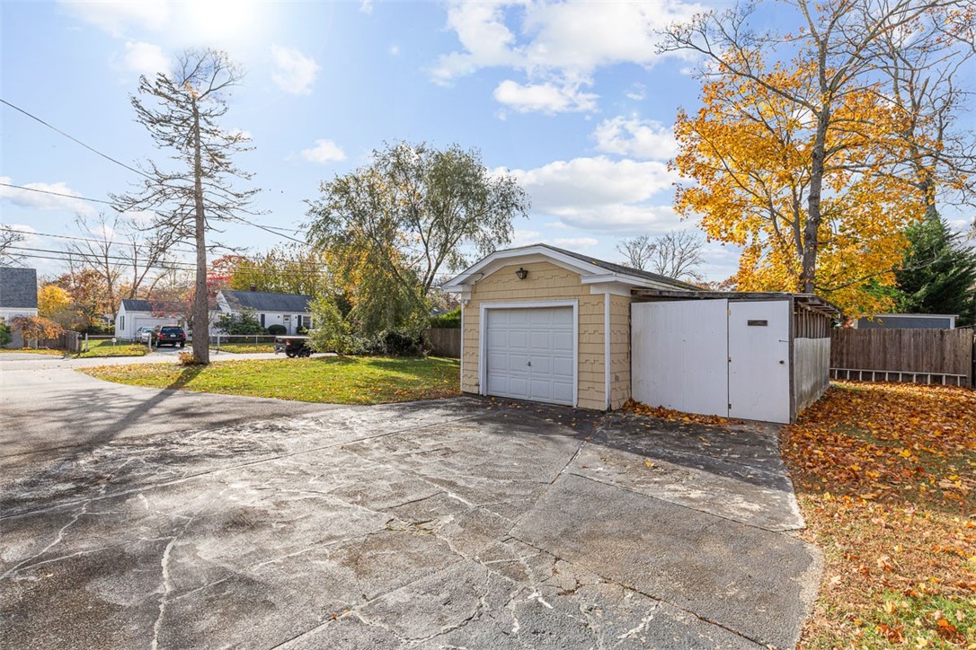 210 Promenade Street Barrington, RI 02806 - Photo 8 of 49