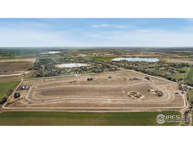 a view of a floor to ceiling window