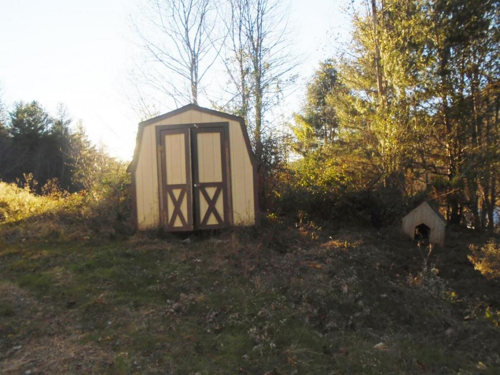 3509 Little Dry Run Road Butler, TN 37640 - Photo 4 of 23 Photo 4
