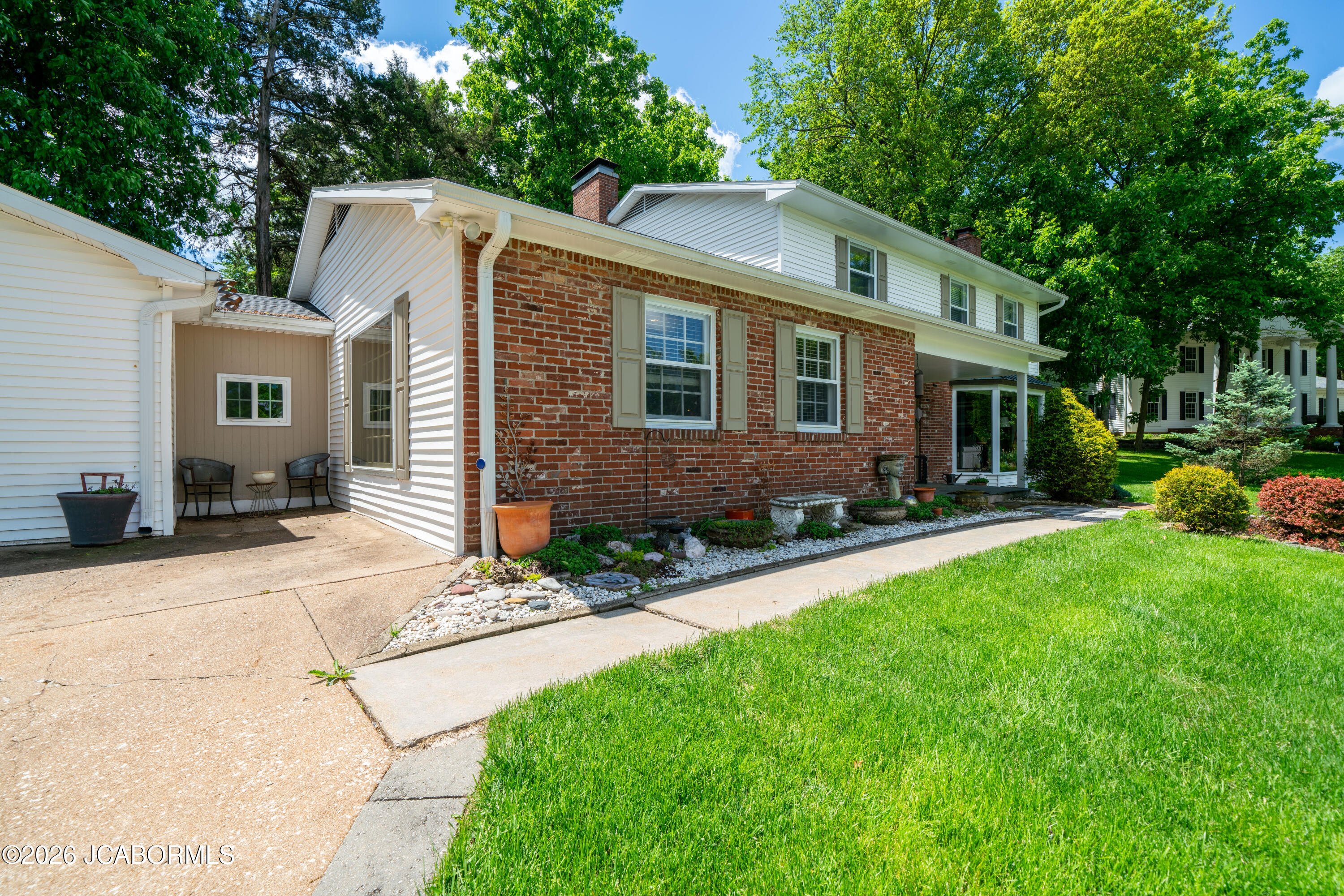 2719 West Schellridge Road Jefferson City, MO 65109 - Photo 3 of 52