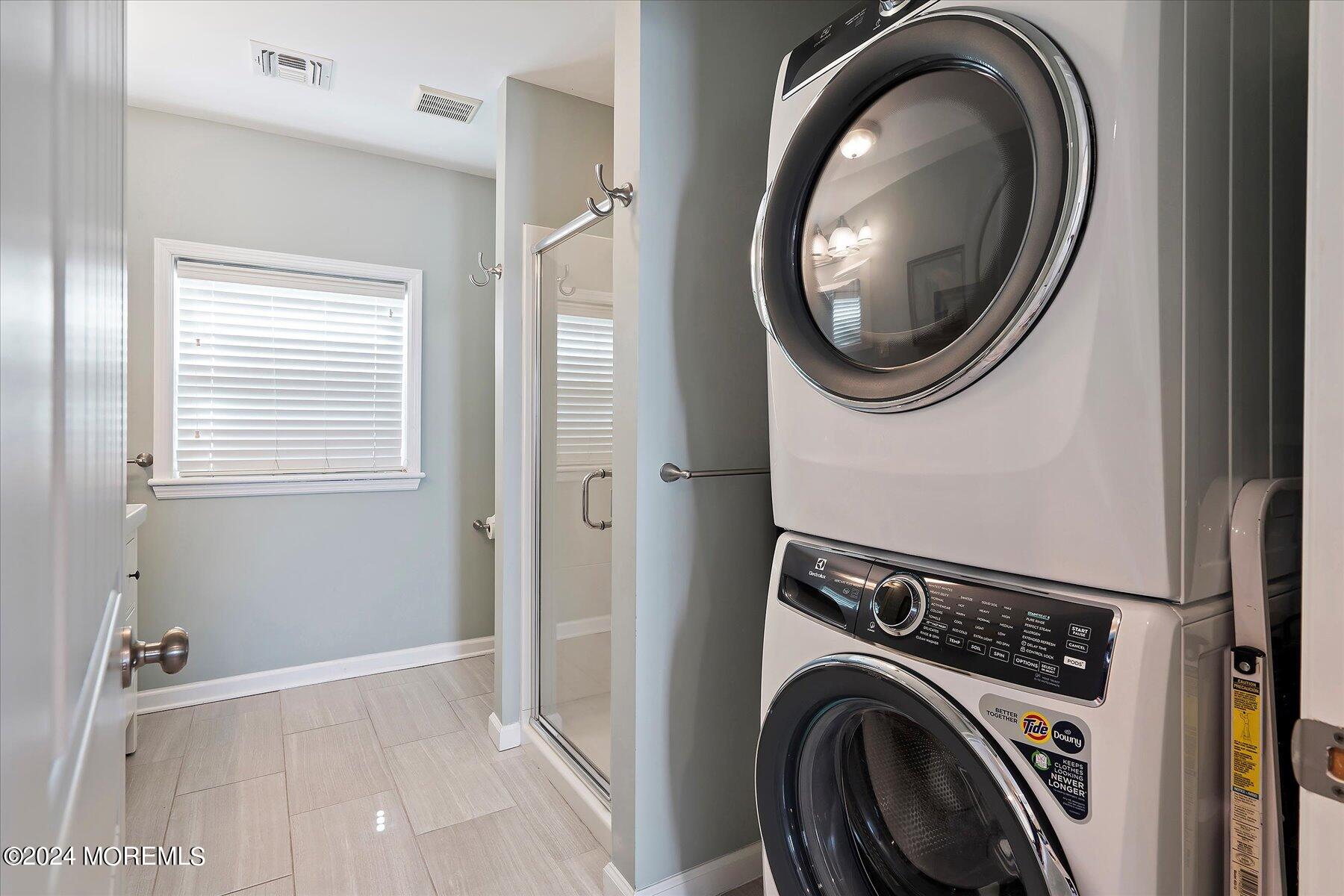 2 Riverview Place Sea Bright, NJ 07760 - Photo 23 of 40 Bathroom 1 w/ Laundry