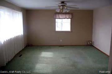 7928 Crescent Beach Road Pigeon, MI 48755 - Photo 5 of 13 7928CBRdLiv.jpg