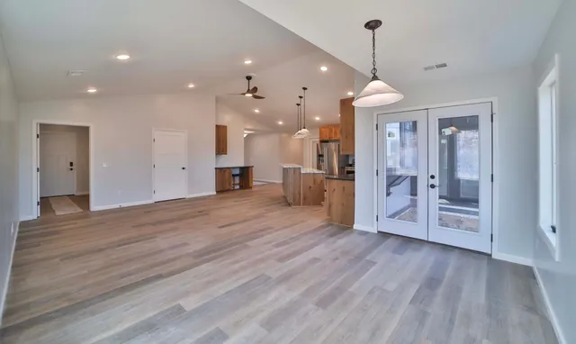 $689,900 | 16 Deblock Lane, Crosby, MN 56441