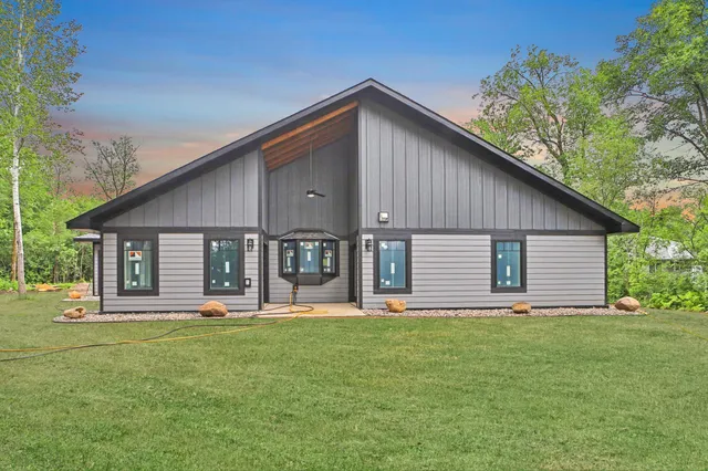 $689,900 | 16 Deblock Lane, Crosby, MN 56441