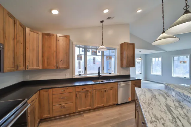 $689,900 | 16 Deblock Lane, Crosby, MN 56441