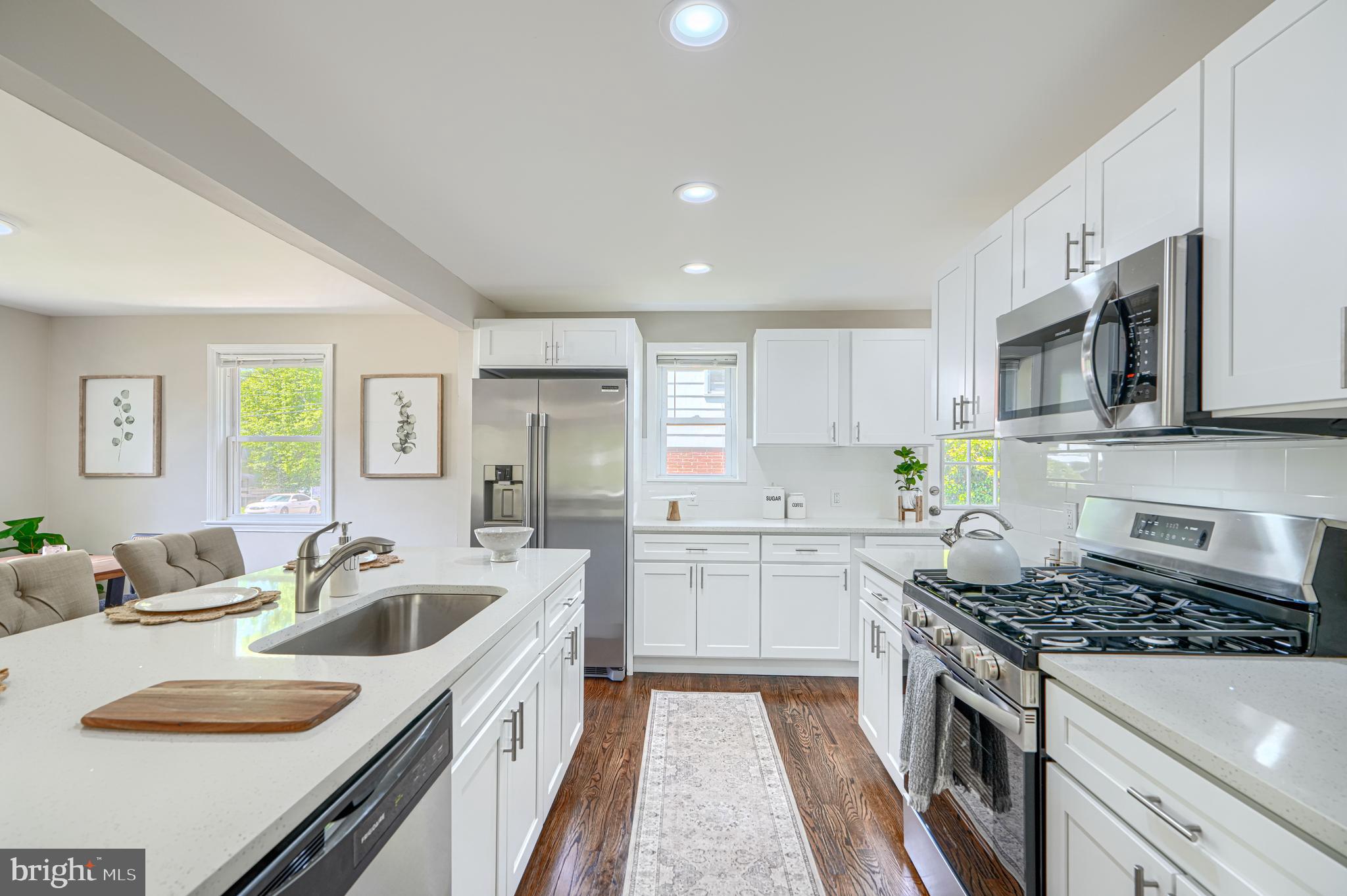 821 Nottingham Road Baltimore, MD 21229 - Photo 13 of 34 Kitchen / Stainless Appliances