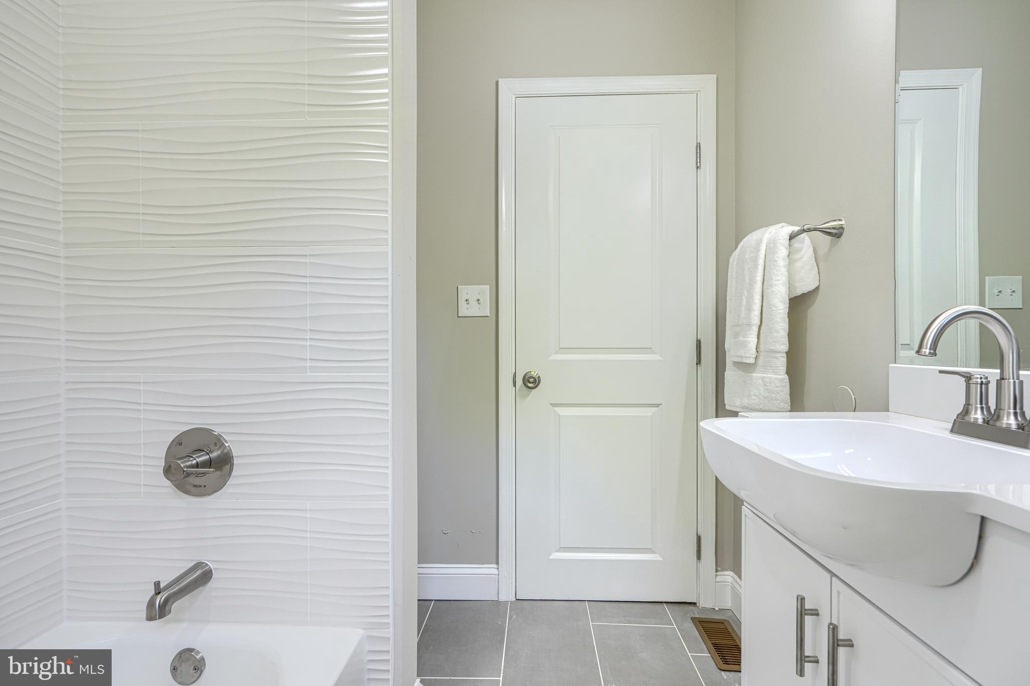 821 Nottingham Road Baltimore, MD 21229 - Photo 19 of 34