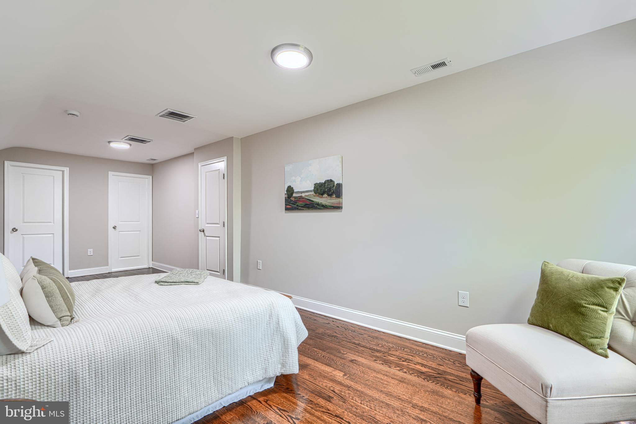 821 Nottingham Road Baltimore, MD 21229 - Photo 21 of 34 Primary Bedroom