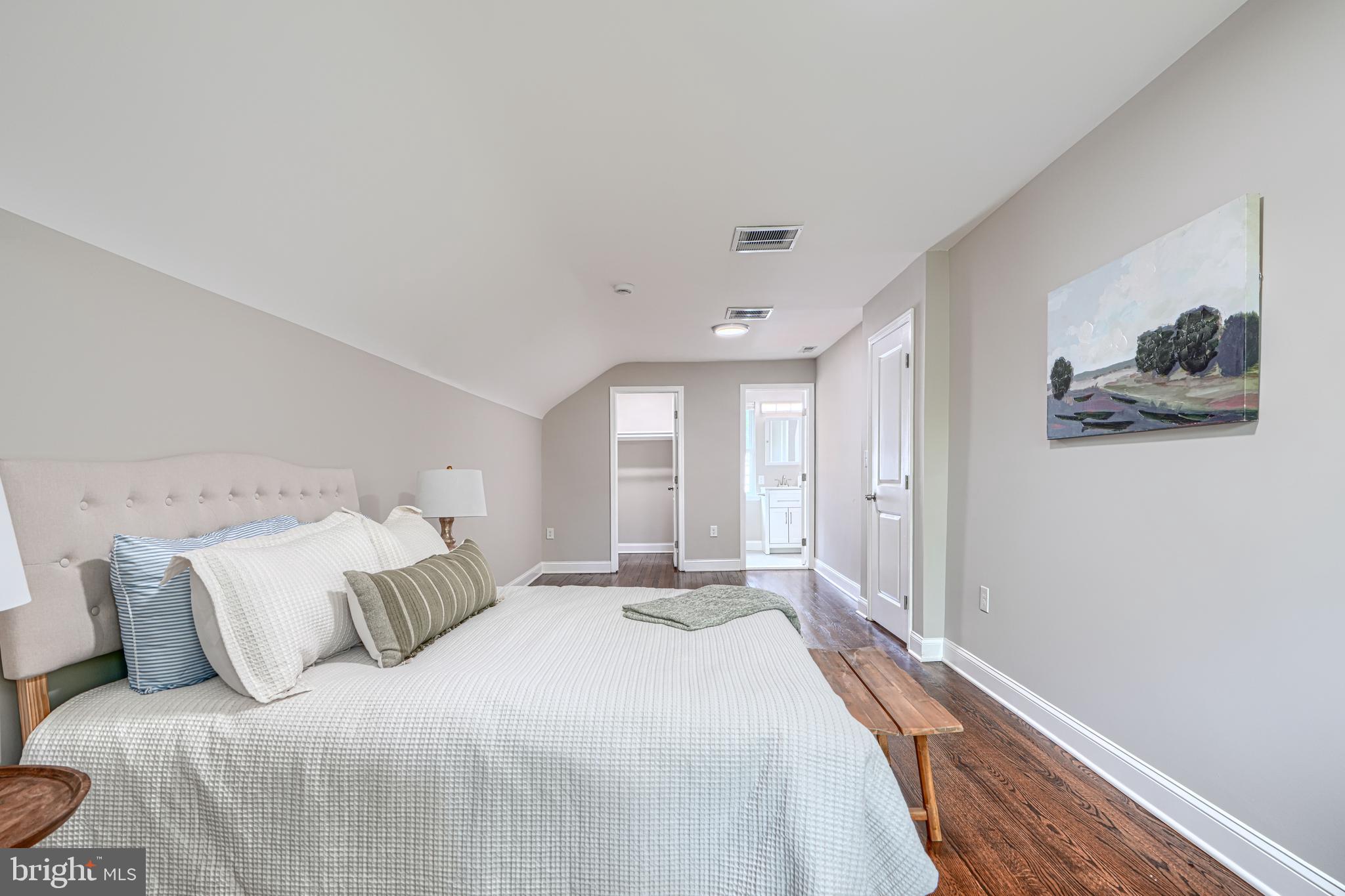 821 Nottingham Road Baltimore, MD 21229 - Photo 22 of 34 Primary Bedroom