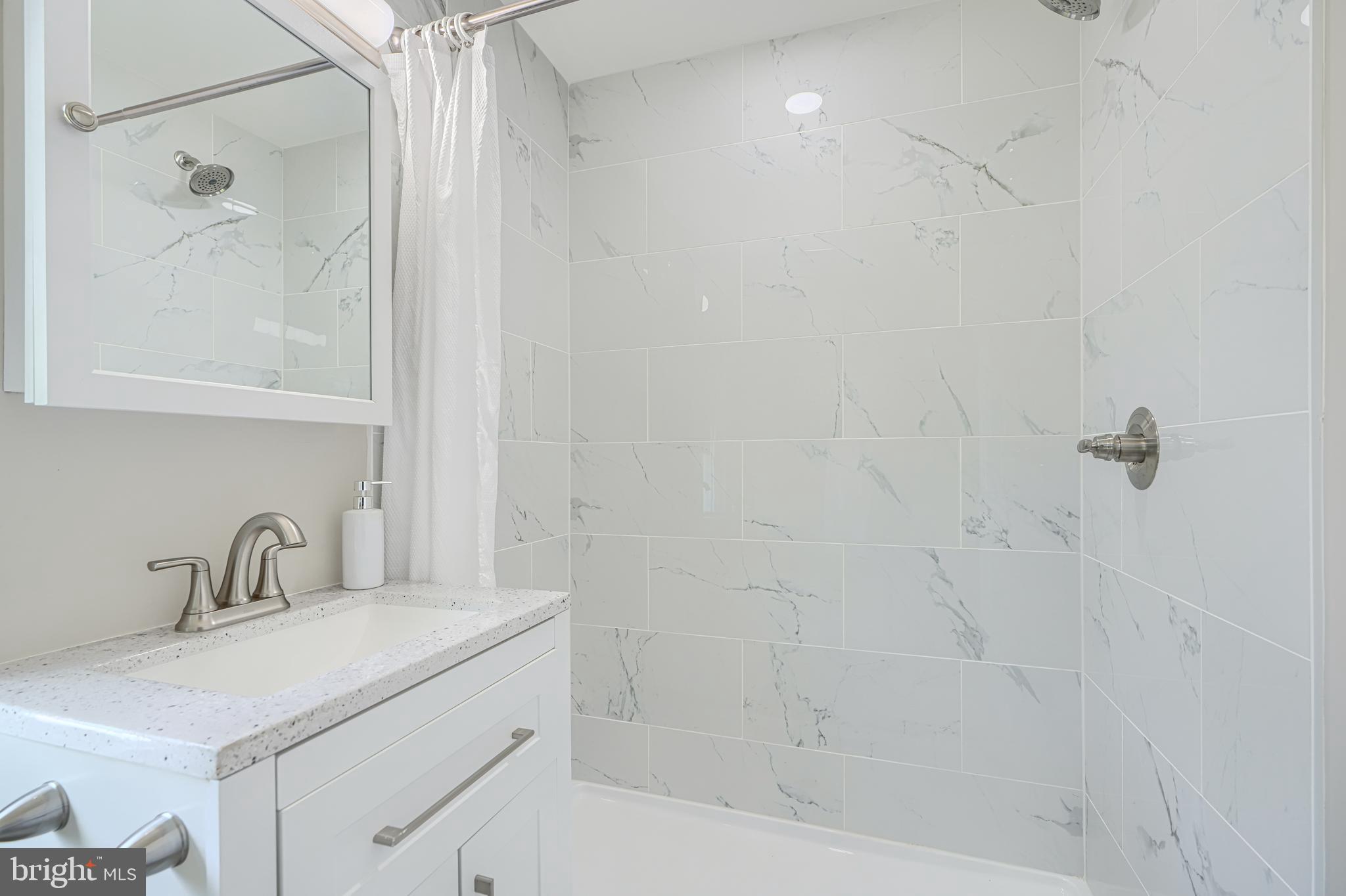 821 Nottingham Road Baltimore, MD 21229 - Photo 23 of 34 Bathroom