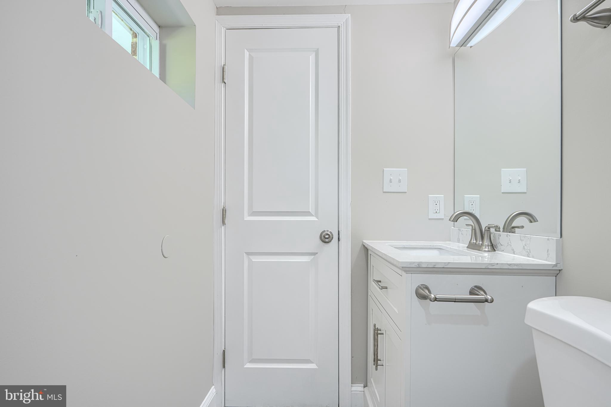 821 Nottingham Road Baltimore, MD 21229 - Photo 29 of 34 Bathroom