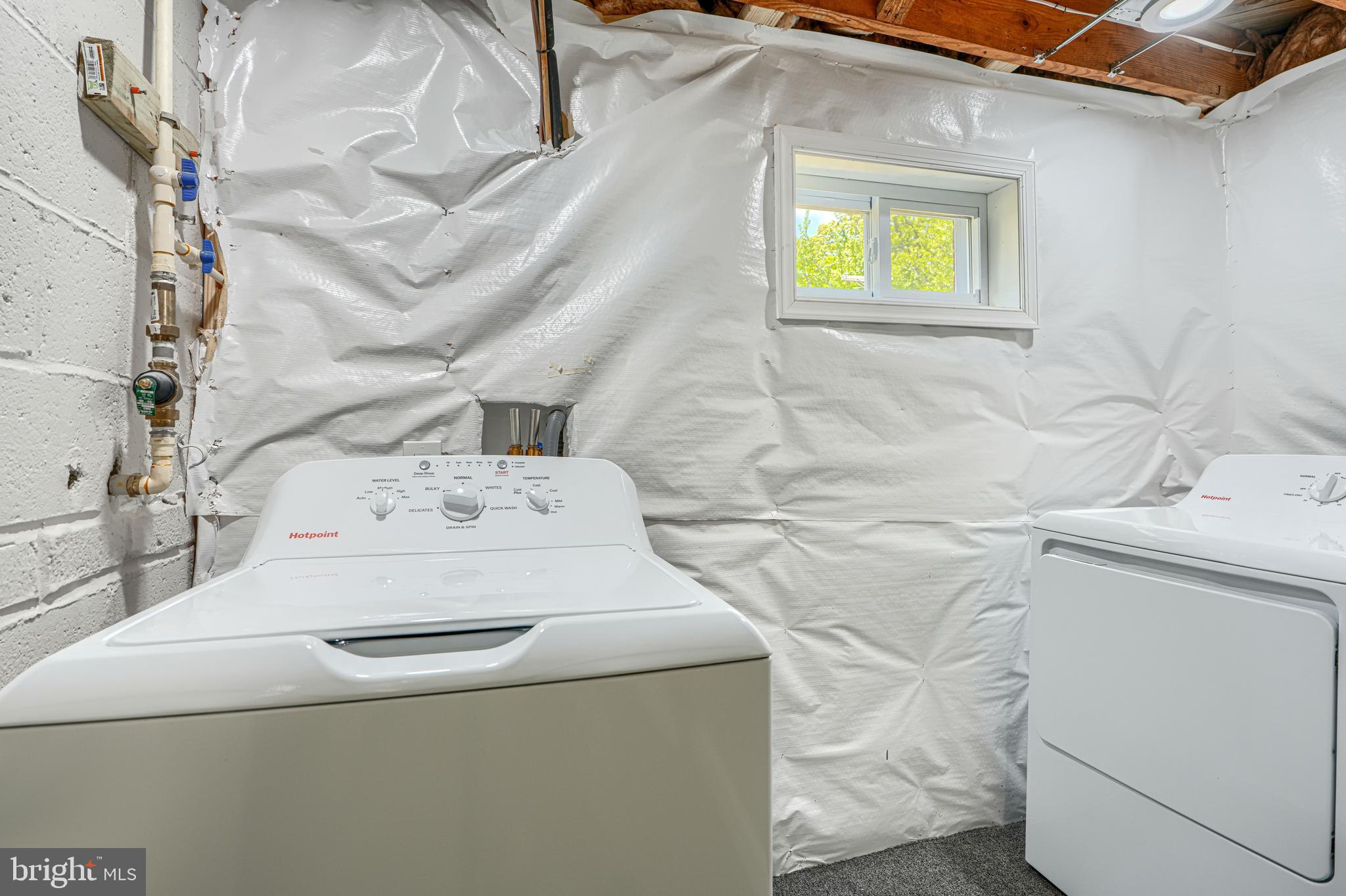821 Nottingham Road Baltimore, MD 21229 - Photo 30 of 34 Laundry