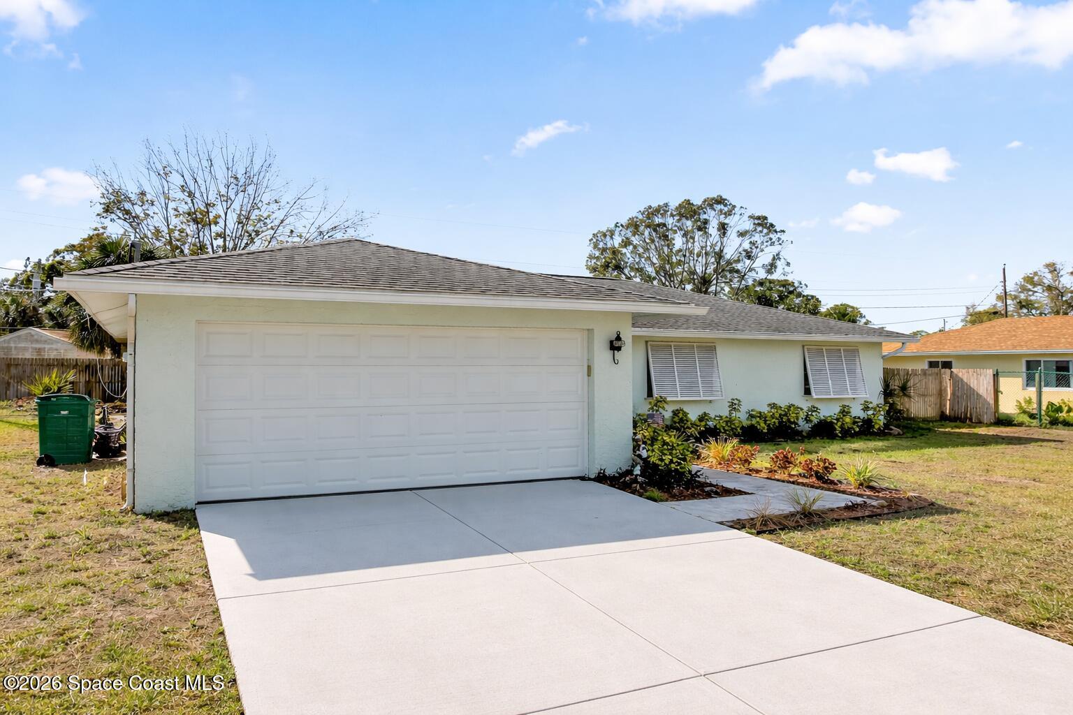 305 Edgewood Drive Melbourne, FL 32901 - Photo 2 of 34 305 edgewood 4