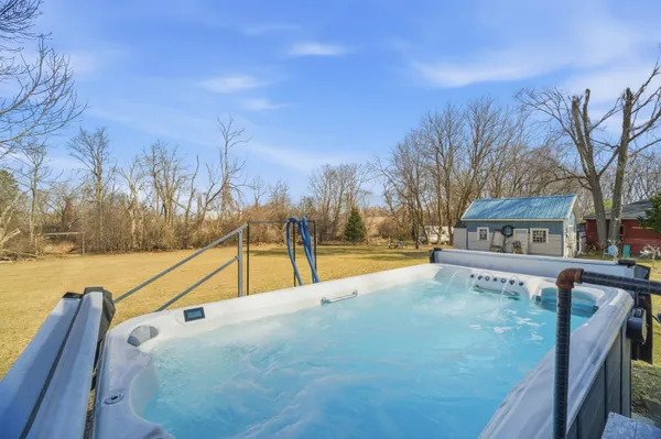 $425,000 | N3512 County Rd D, New London, WI 54961