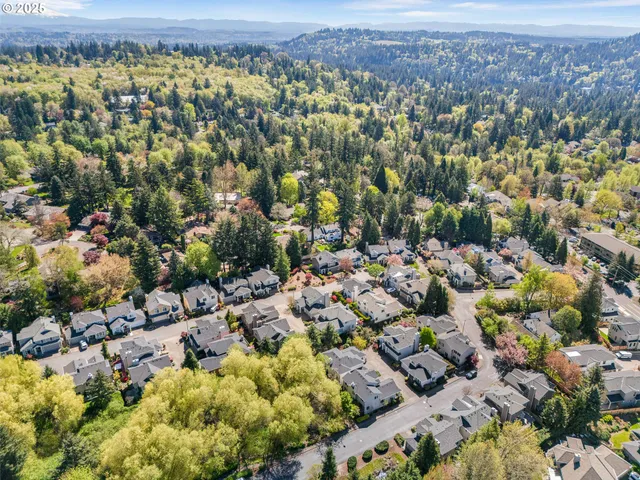 $699,900 | 14428 Holly Springs Road, Lake Oswego, OR 97035