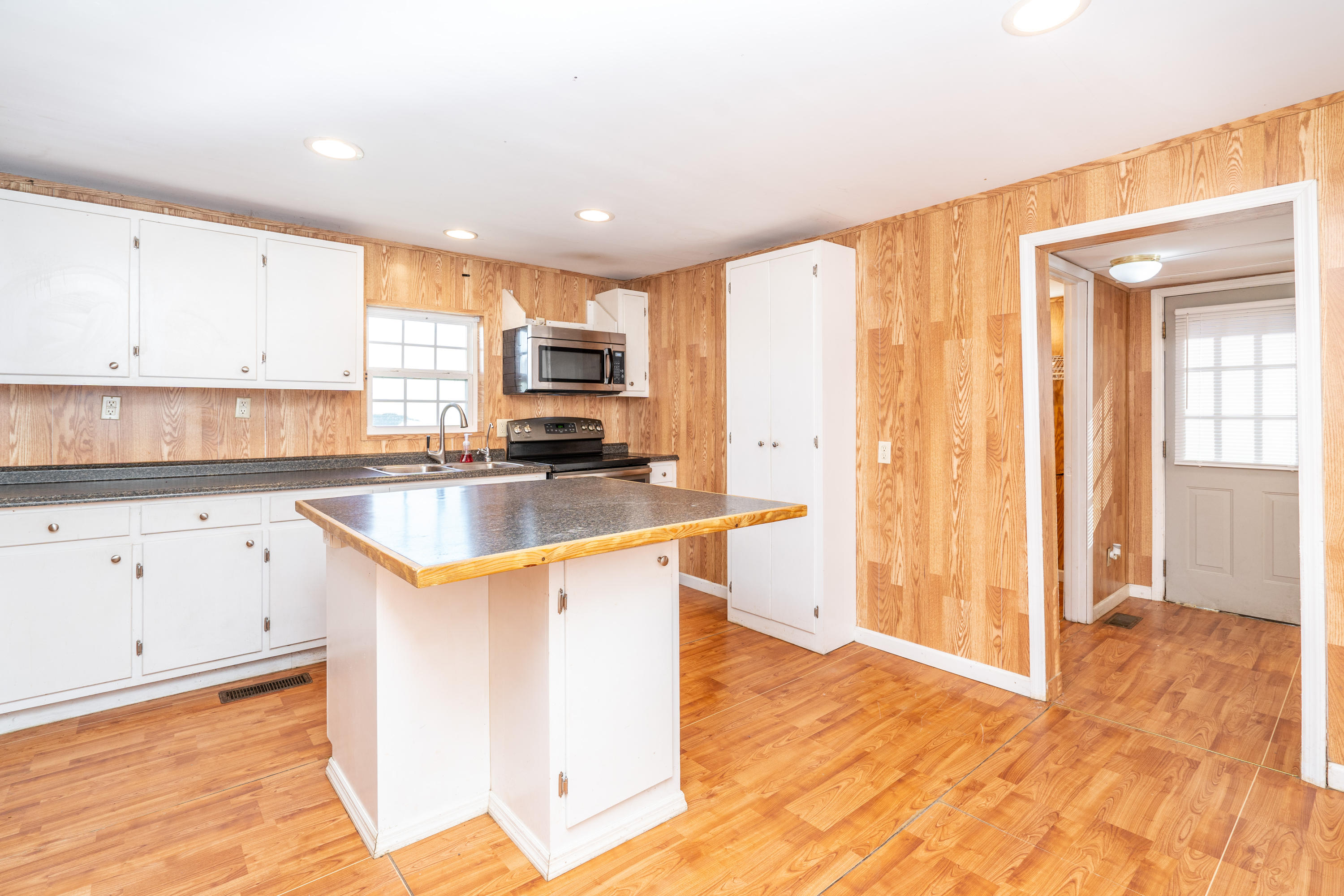 1929 Corinth Road LaFayette, GA 30728 - Photo 8 of 21 Kitchen
