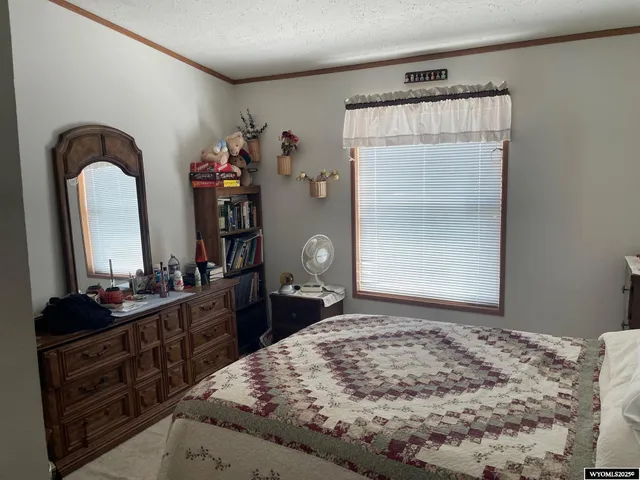 $250,000 | 621 Snyder Avenue, Rock River, WY 82083