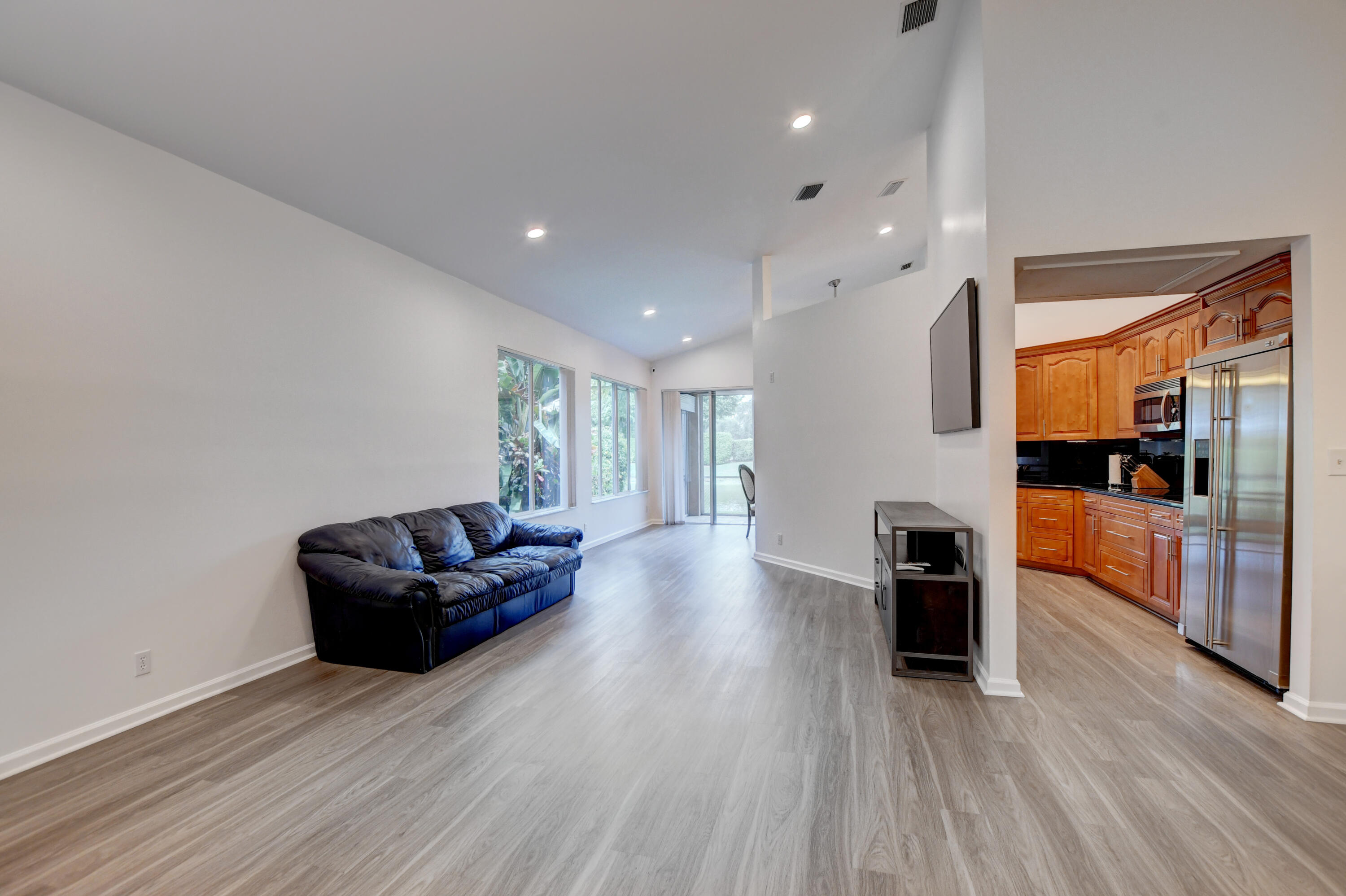 17240 Hampton Boulevard Boca Raton, FL 33496 - Photo 5 of 57 07_ebf_1891and4more