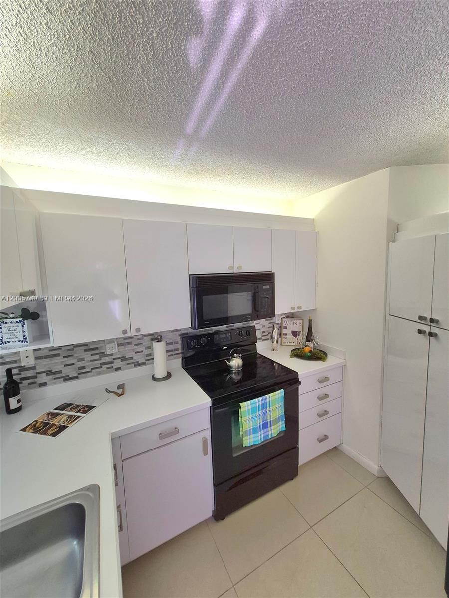 23106 Oxford Place, Unit D Boca Raton, FL 33433 - Photo 9 of 36