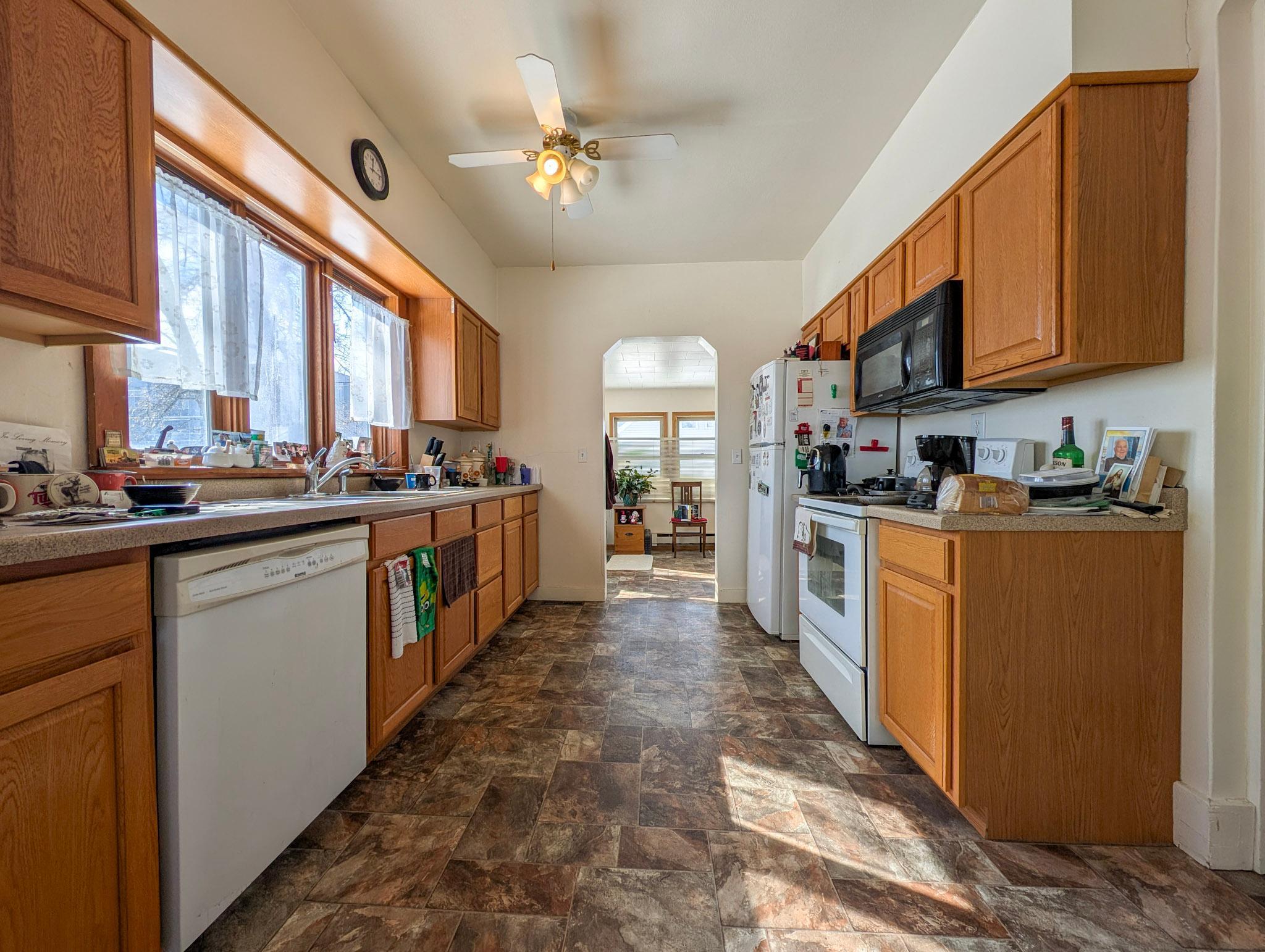 323 3rd Avenue Northwest Perham, MN 56573 - Photo 4 of 22