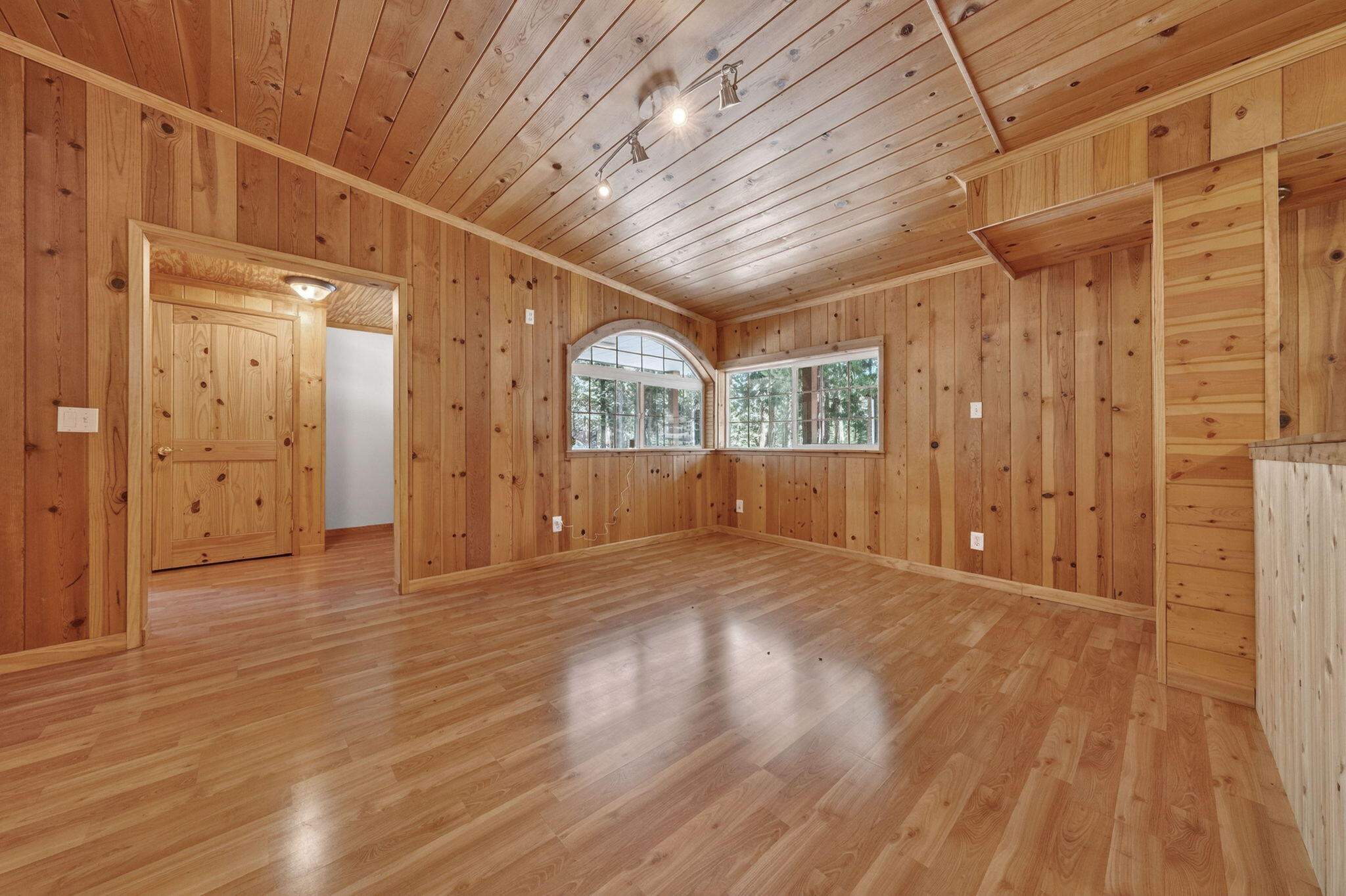 7682 Brokeoff Meadows Road Shingletown, CA 96088 - Photo 12 of 61 Dining Area