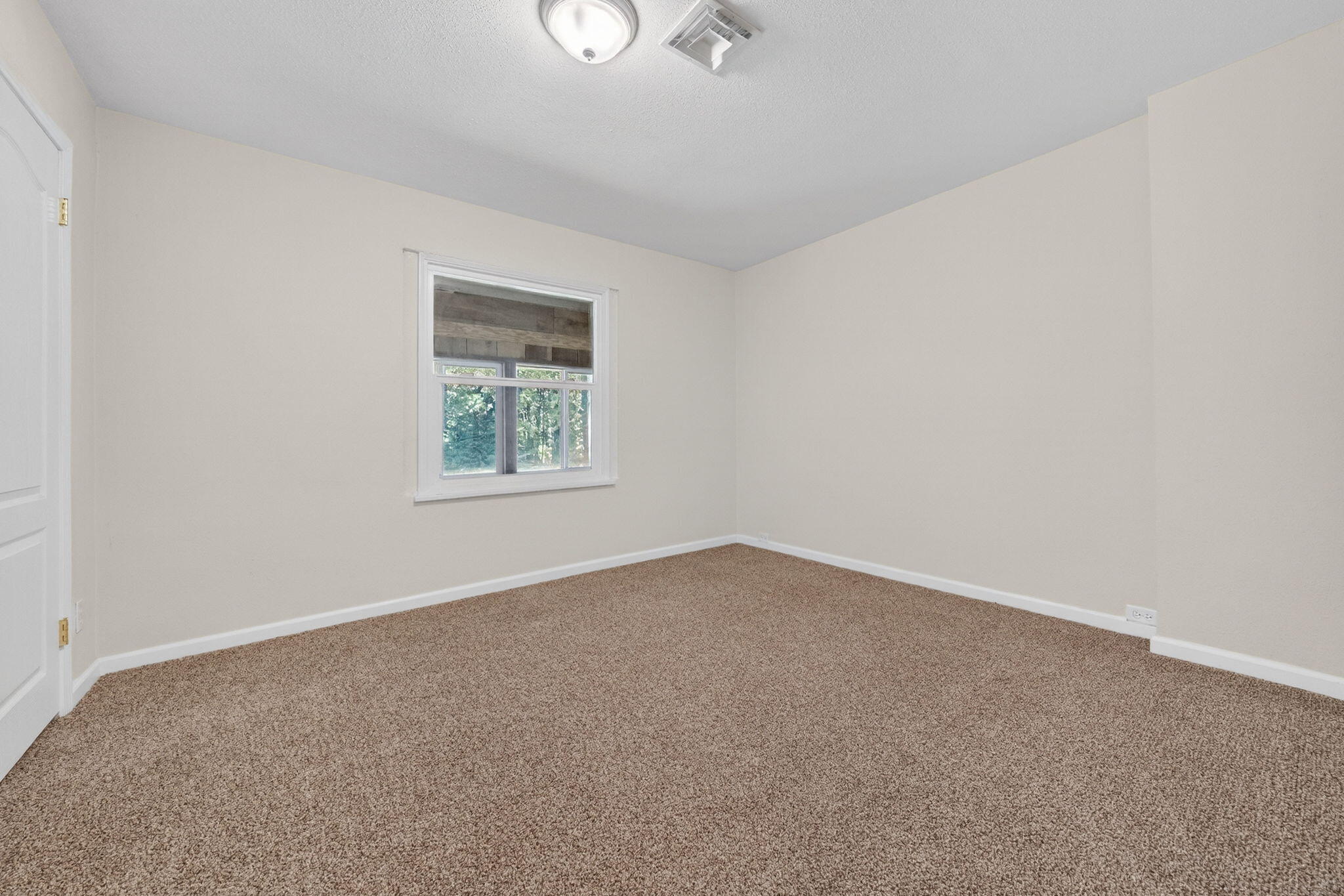 7682 Brokeoff Meadows Road Shingletown, CA 96088 - Photo 26 of 64 Bedroom 3