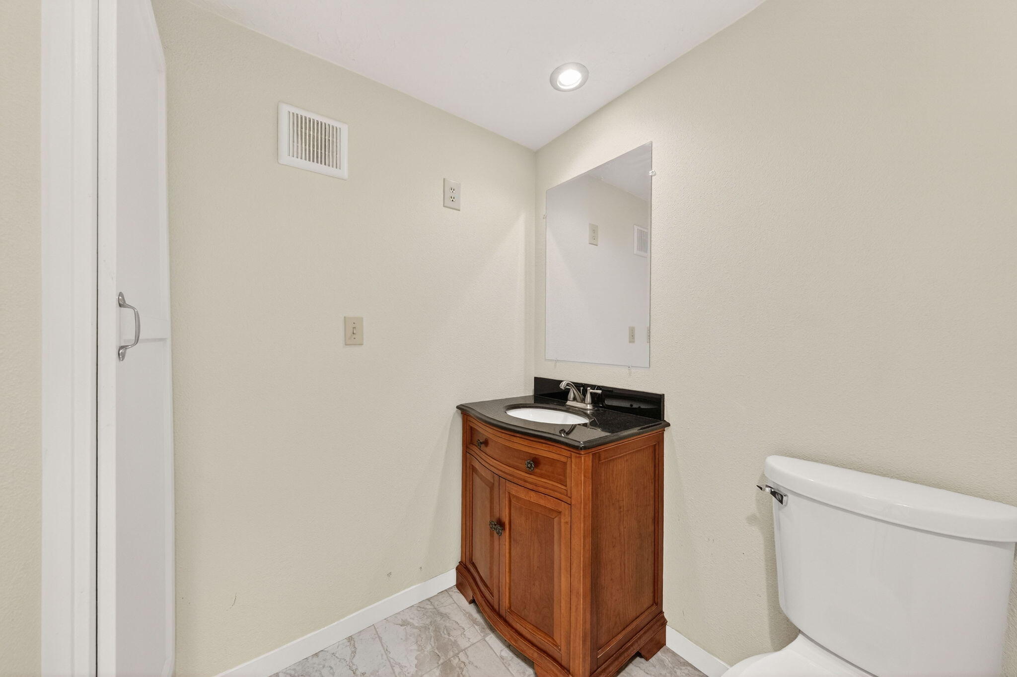 7682 Brokeoff Meadows Road Shingletown, CA 96088 - Photo 26 of 61 Guest Bathroom