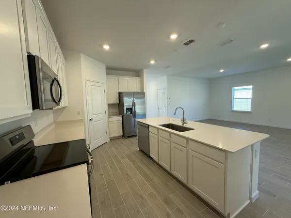 $2,095 | 8198 Horsebit Circle, Jacksonville, FL 32219