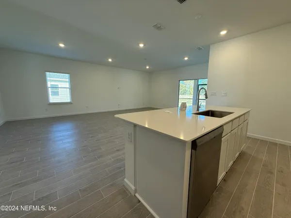 $2,095 | 8198 Horsebit Circle, Jacksonville, FL 32219