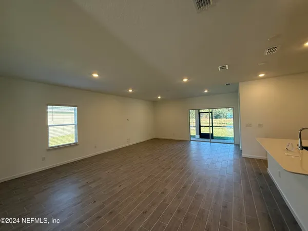 $2,095 | 8198 Horsebit Circle, Jacksonville, FL 32219