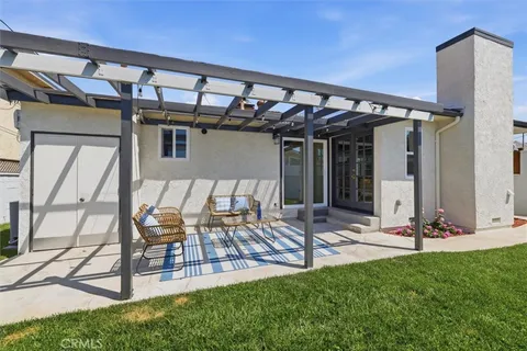 $1,649,000 | 2720 Spreckels Lane, Redondo Beach, CA 90278