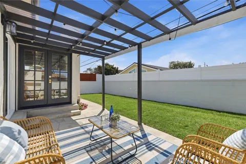 $1,649,000 | 2720 Spreckels Lane, Redondo Beach, CA 90278