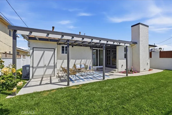 $1,649,000 | 2720 Spreckels Lane, Redondo Beach, CA 90278