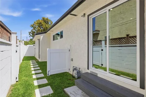 $1,649,000 | 2720 Spreckels Lane, Redondo Beach, CA 90278