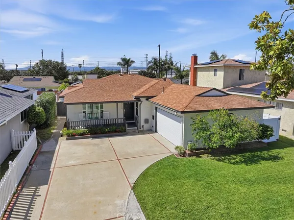 $1,649,000 | 2720 Spreckels Lane, Redondo Beach, CA 90278