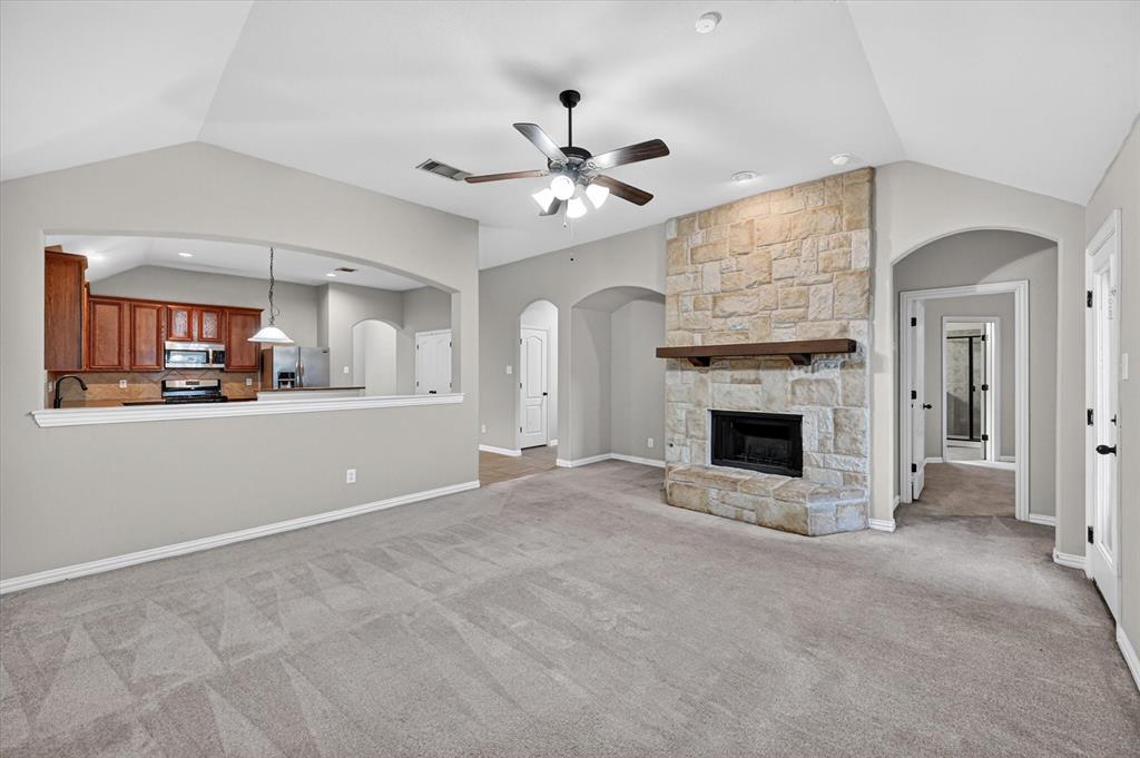 8204 Tierra Del Sol Road Arlington, TX 76002 - Photo 3 of 18